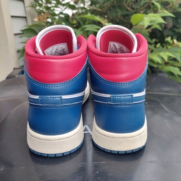 Nike Air Jordan 1 Mid Womens 7.5 White/Gym Red/Sail/French Blue - Picture 7 of 10